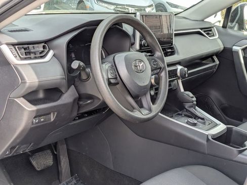 Used 2025 Toyota RAV4 XLE AWD/4WD image 14