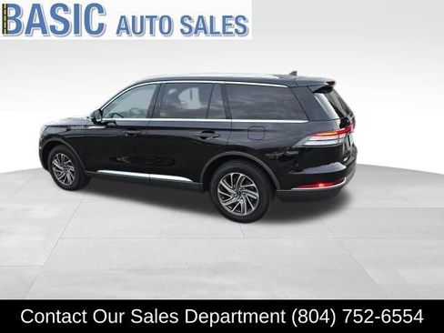 Used 2022 Lincoln Aviator AWD image 3