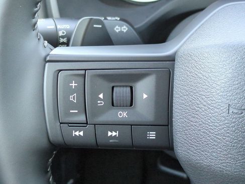 Used 2026 Nissan Rogue SV FWD image 23