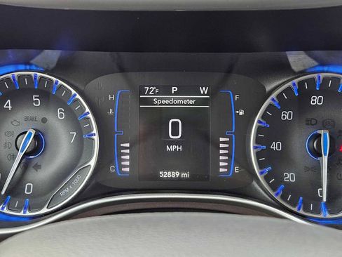 Used 2023 Chrysler Voyager LX image 33