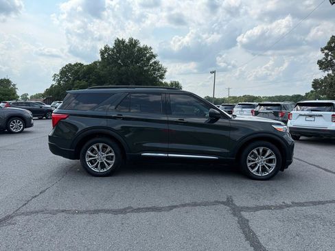 Used 2023 Ford Explorer XLT w/ Equipment Group 202A RWD image 7