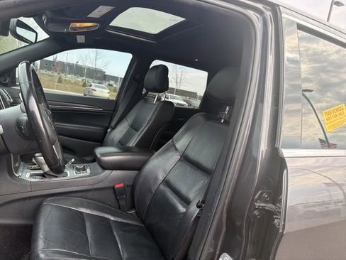 Used 2018 Jeep Grand Cherokee Limited image 11