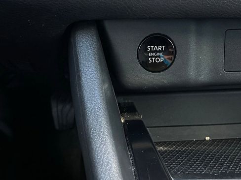 Used 2024 Nissan Rogue SV FWD image 17