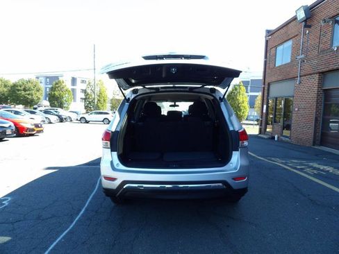 Used 2014 Nissan Pathfinder S image 9