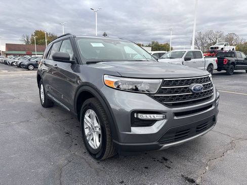 Used 2023 Ford Explorer XLT w/ Equipment Group 202A image 4