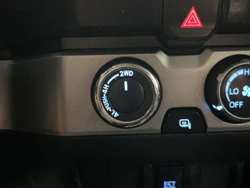 Used 2020 Toyota Tacoma SR5 image 21