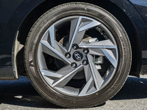 Certified 2025 Hyundai Elantra Sport image 13