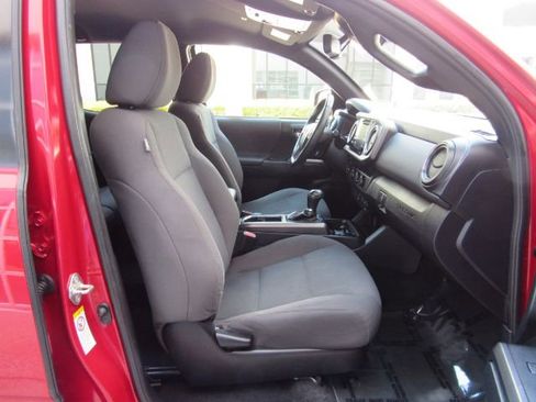 Used 2019 Toyota Tacoma TRD Sport image 20