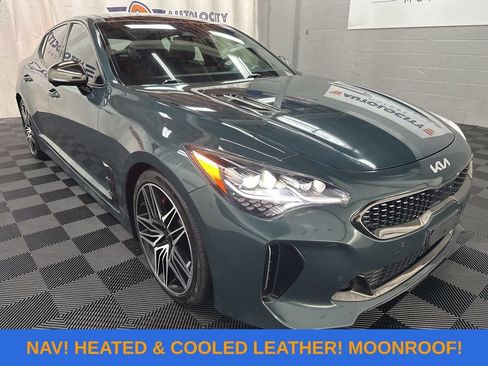 Used 2022 Kia Stinger GT2 RWD image 3