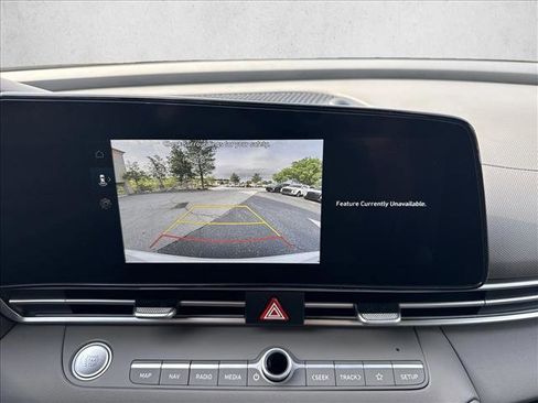 Certified 2025 Hyundai Elantra SEL image 13