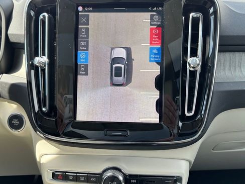 Certified 2023 Volvo XC40 B5 Plus w/ Driver Assist Package AWD/4WD image 14
