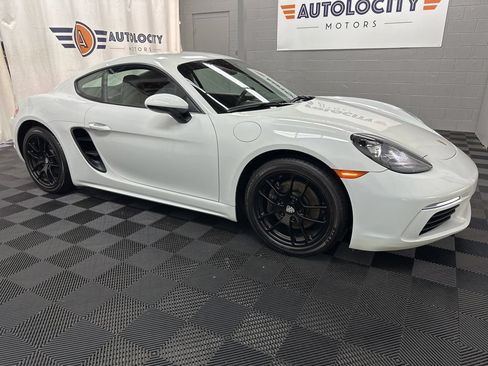 Used 2019 Porsche 718 Cayman RWD image 2