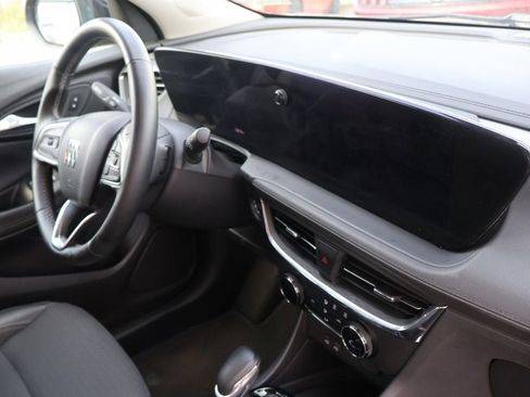 Used 2025 Buick Encore GX Preferred FWD image 9