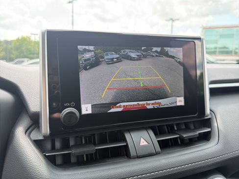 Certified 2025 Toyota RAV4 LE AWD/4WD image 7