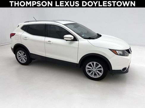 Used 2018 Nissan Rogue Sport SV w/ SV Technology Package AWD/4WD image 1