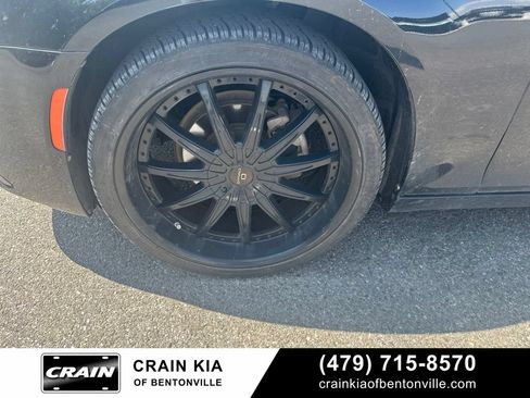 Used 2022 Chrysler 300 Touring w/ Sport Appearance Package RWD image 10