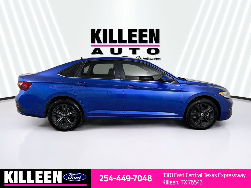 Used 2024 Volkswagen Jetta SE FWD image 9