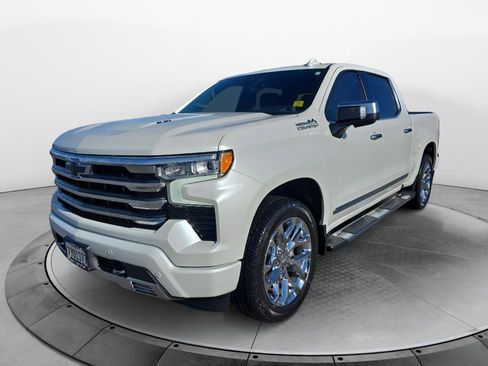 Used 2025 Chevrolet Silverado 1500 High Country w/ High Country Premium Package image 2