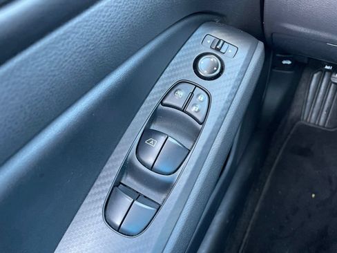 Used 2024 Nissan Altima 2.5 SV FWD image 24