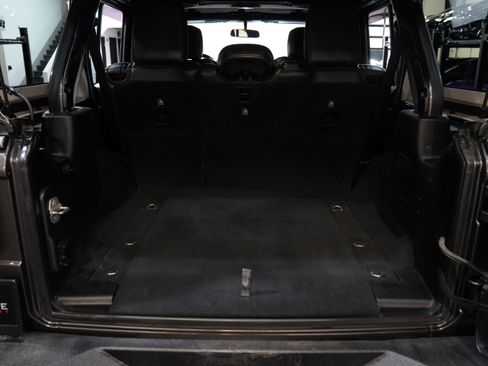 Used 2018 Jeep Wrangler Unlimited Sahara w/ Safety Group AWD/4WD image 52