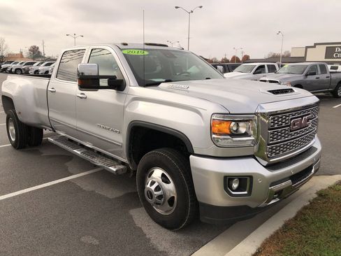 Used 2019 GMC Sierra 3500 Denali w/ Duramax Plus Package image 7