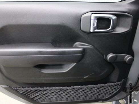 Used 2021 Jeep Wrangler Sport image 14