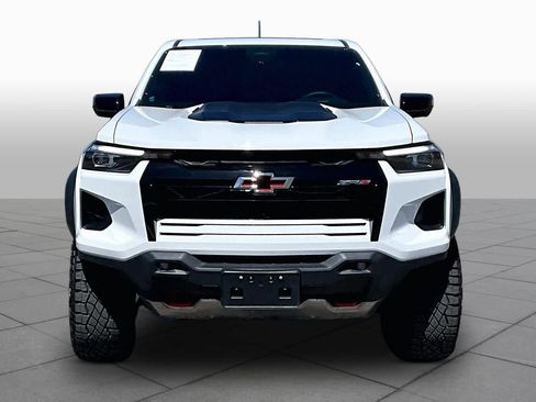 Used 2025 Chevrolet Colorado ZR2 w/ Technology Package image 4