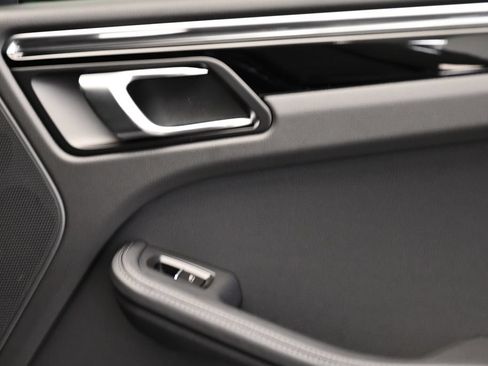 Certified 2026 Porsche Macan AWD/4WD image 54