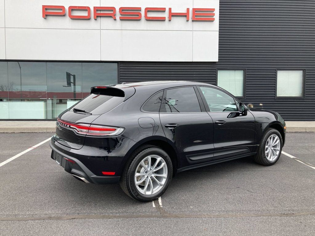 Used 2025 Porsche Macan AWD/4WD image 7
