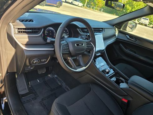 New 2025 Jeep Grand Cherokee Laredo X w/ Luxury Tech Group I image 22