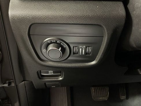 Used 2023 Jeep Grand Cherokee Altitude AWD/4WD image 30