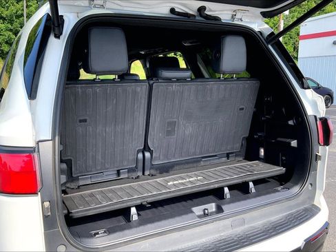 Used 2024 Toyota Sequoia Platinum AWD/4WD image 28
