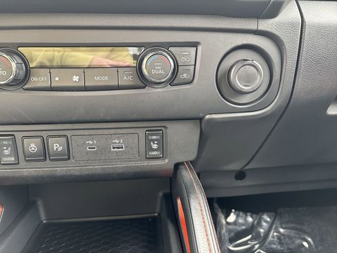 Certified 2025 Nissan Frontier PRO-4X w/ Pro Premium Package AWD/4WD image 28