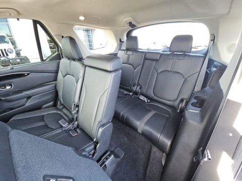 Certified 2023 Honda Pilot Touring image 13