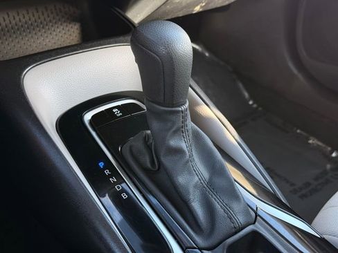 Used 2021 Toyota Corolla LE w/ Carpet Mat Package (TMS) image 32