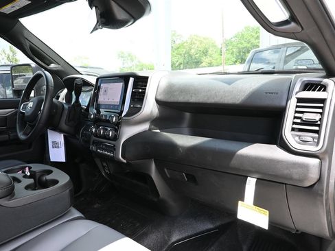New 2026 RAM 3500 Tradesman AWD/4WD image 24