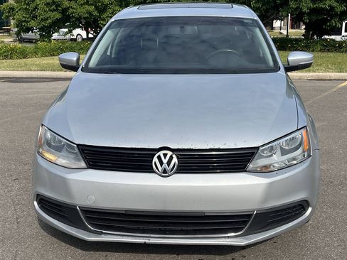 Used 2012 Volkswagen Jetta SE FWD image 3