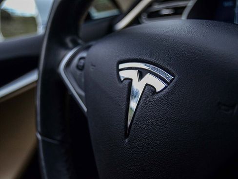 Used 2016 Tesla Model S 60 image 27