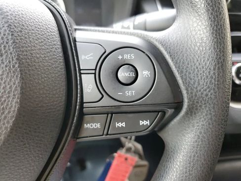 Used 2020 Toyota Corolla LE image 25