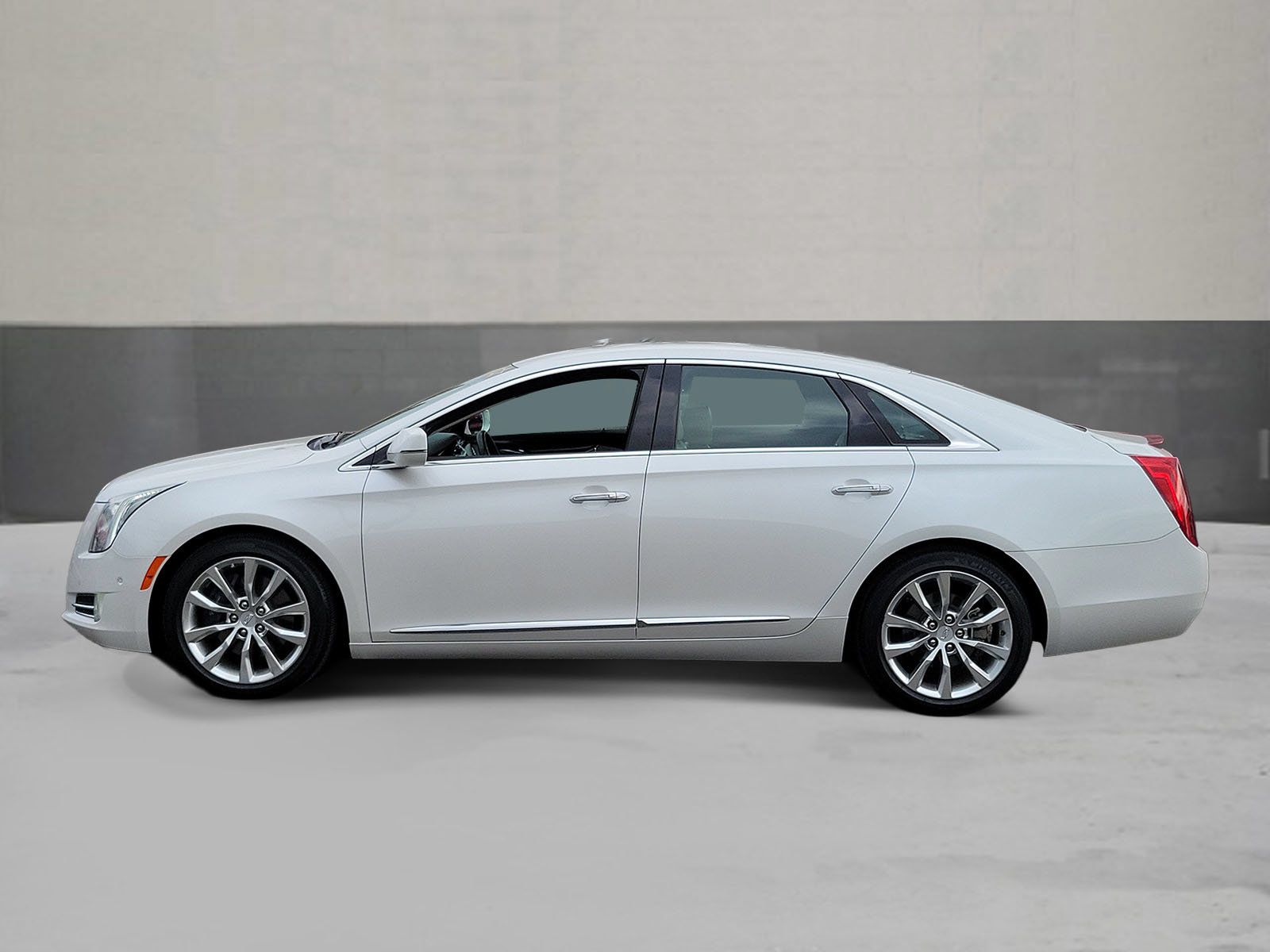 Used 2016 Cadillac XTS Luxury w/ Driver Awareness Package FWD image 3