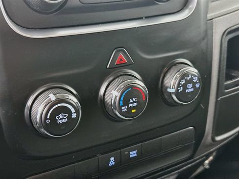 Used 2017 RAM 1500 Express AWD/4WD image 16