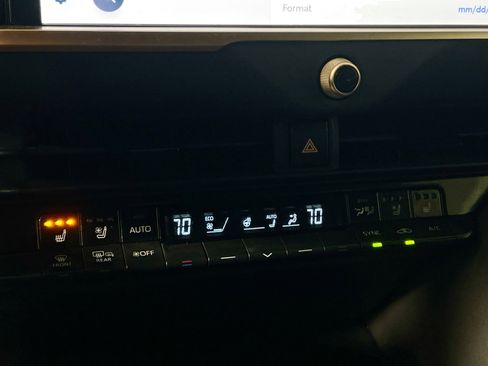 Used 2025 Toyota Crown XLE image 27