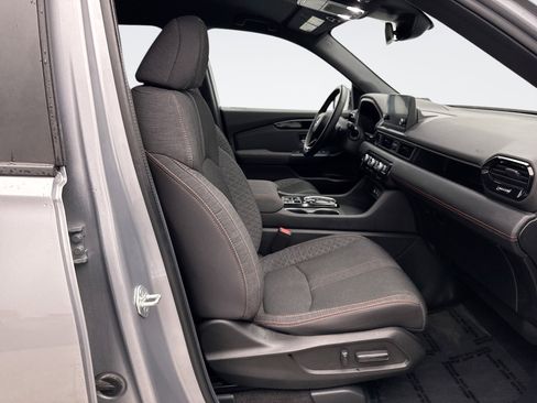 Used 2024 Honda Pilot Sport image 16