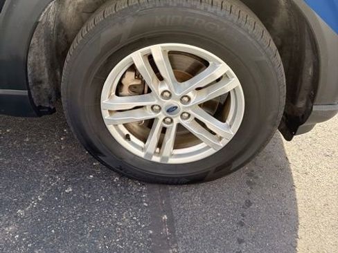 Used 2022 Ford Explorer XLT w/ Equipment Group 202A image 37