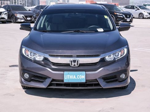 Used 2018 Honda Civic EX-T image 2