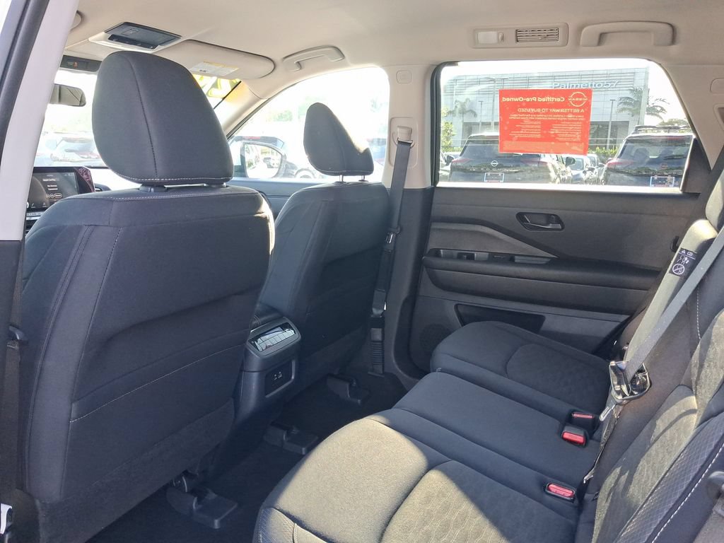 Certified 2024 Nissan Pathfinder SV FWD image 12