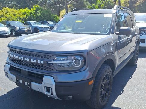 Used 2025 Ford Bronco Sport Badlands image 2