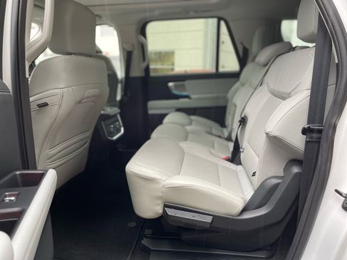 Used 2025 Ford Expedition Max Platinum image 18