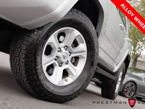 Used 2017 Toyota 4Runner SR5 Premium AWD/4WD image 12