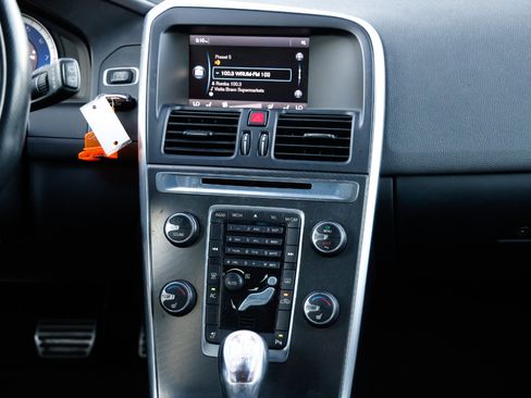 Used 2013 Volvo XC60 T6 image 34